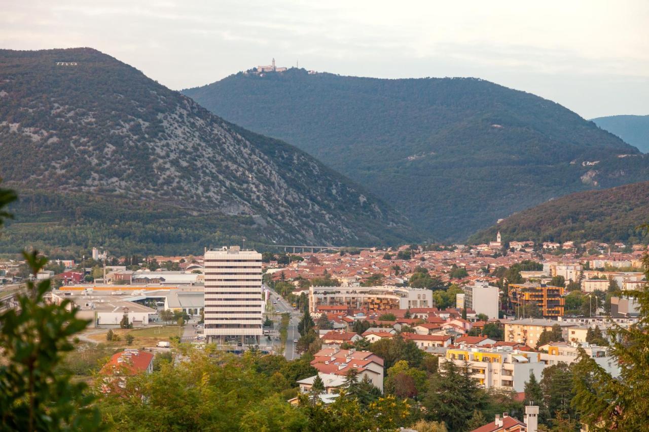 Elegant Studio Apartment With Panoramic View Nova Gorica Bagian luar foto